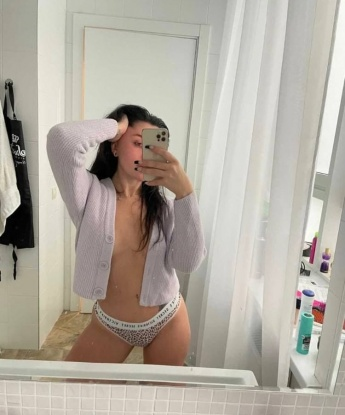 🌸❤️ Я креативная и открытая к новым приключениям, всегда готова удовлетворить все твои фантазии. Живу в Москве и могу провести время с тобой в приятной обстановке. Мои услуги включают глубокий орал, классический секс, массаж и многое другое. У меня есть отличные отзывы, которые подтверждают мою профессиональность. 😘❤️ Смело пиши мне и давай сделаем эту встречу незабываемой. ✨😉 Фото 100% мои, без ретуши. Жду тебя! 💋 Абигель